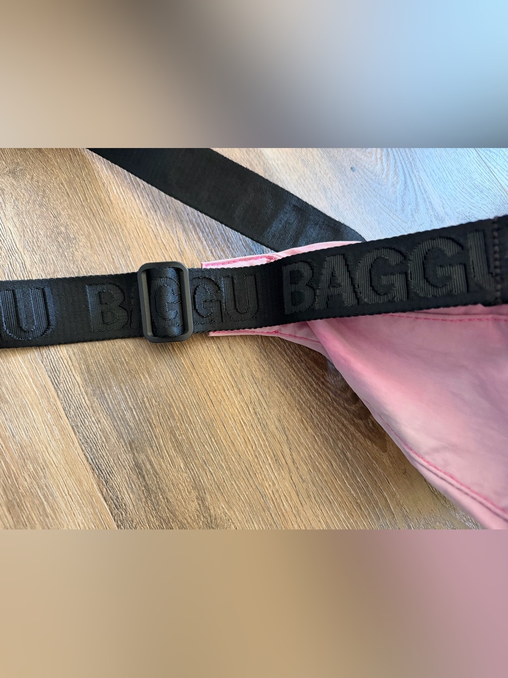 Baggu Medium Nylon Crescent Bag Pink Ombré - Picture 4 of 4
